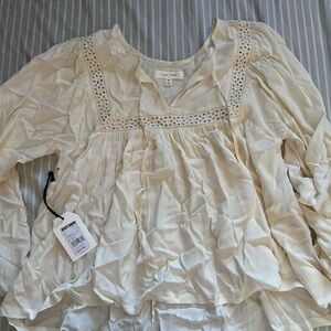 Cream Puff Sleeve Ruffled Blouse